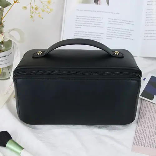 BEARKY 2023 New Korean Pu Cosmetic Bag Custom Logo Large Capacity Luxury Makeup Organizer Bag Travel